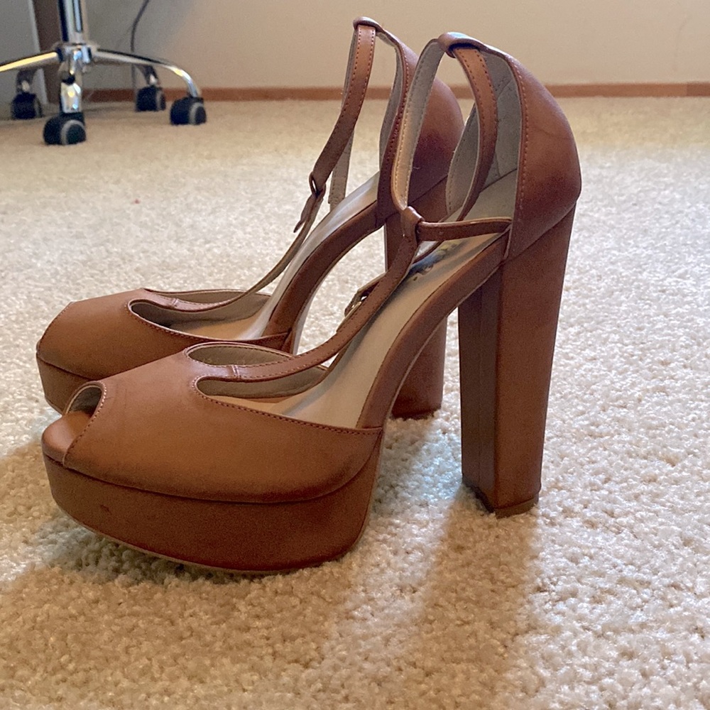 Andrea shoes size 8, like new.